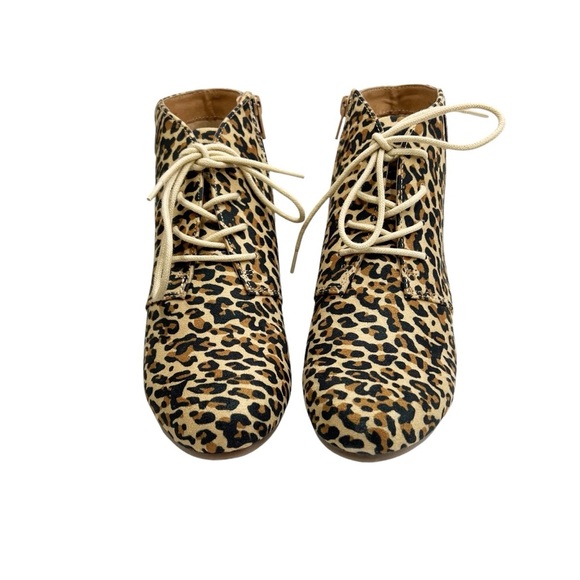 DOLCE VITA Wedge Lace Up Microsuede Leopard Bootie - Picture 4 of 9